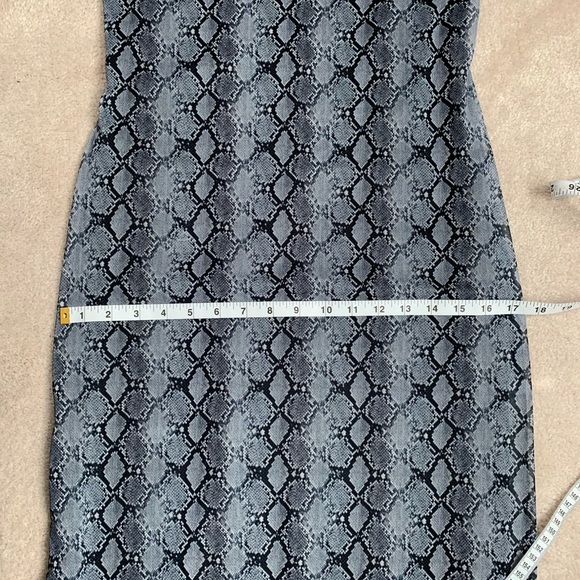 👗3/$50👗 Summer dress long with snake print - Picture 9 of 10